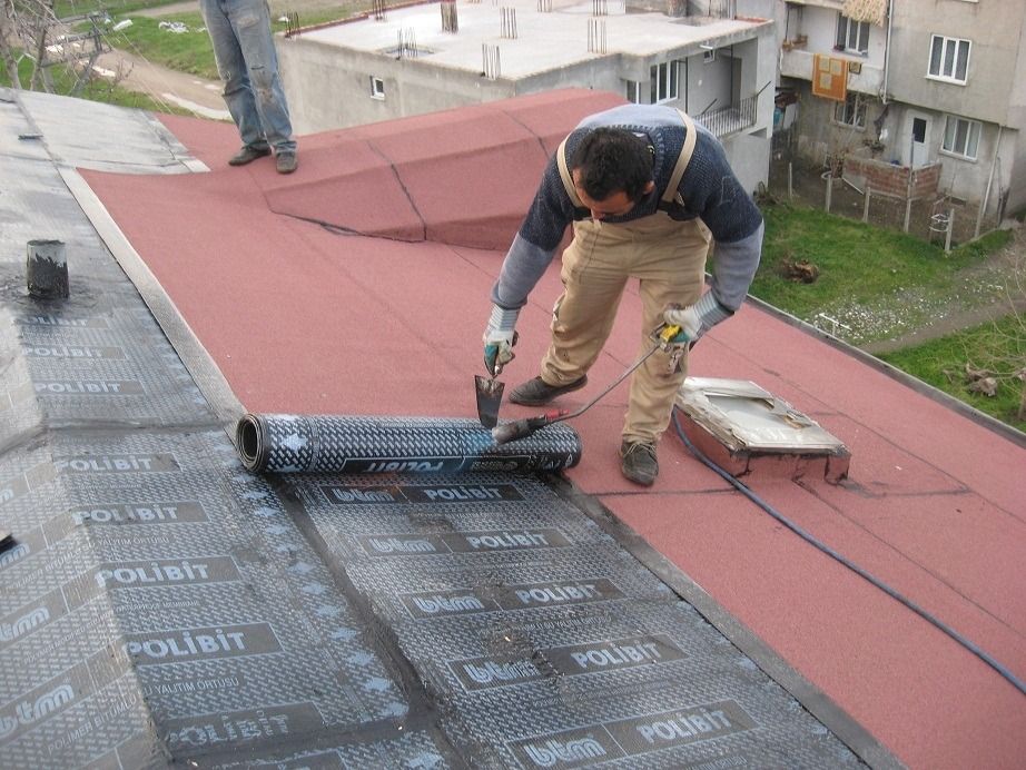 Karaburun EPDM Kauçuk Çatı – düz çatıda arduvazlı bitümlü membran serimi Karaburun EPDM Kauçuk Çatı – düz çatıda arduvazlı bitümlü membran serimi